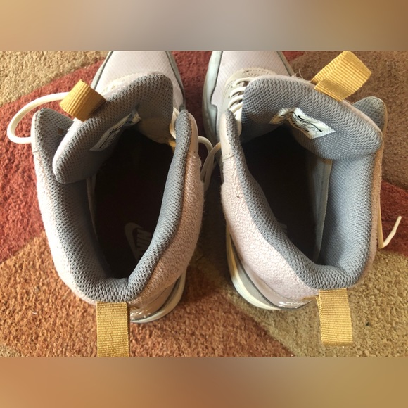 Nike Women's Air Max 1 Mid Sneakerboot Suede 685267-200 Size 8.5 - Picture 4 of 6